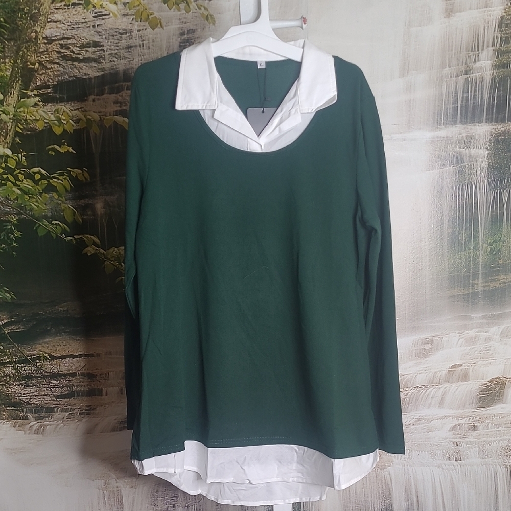 New with tags! Womens XL green white long sleeve vneck collar top